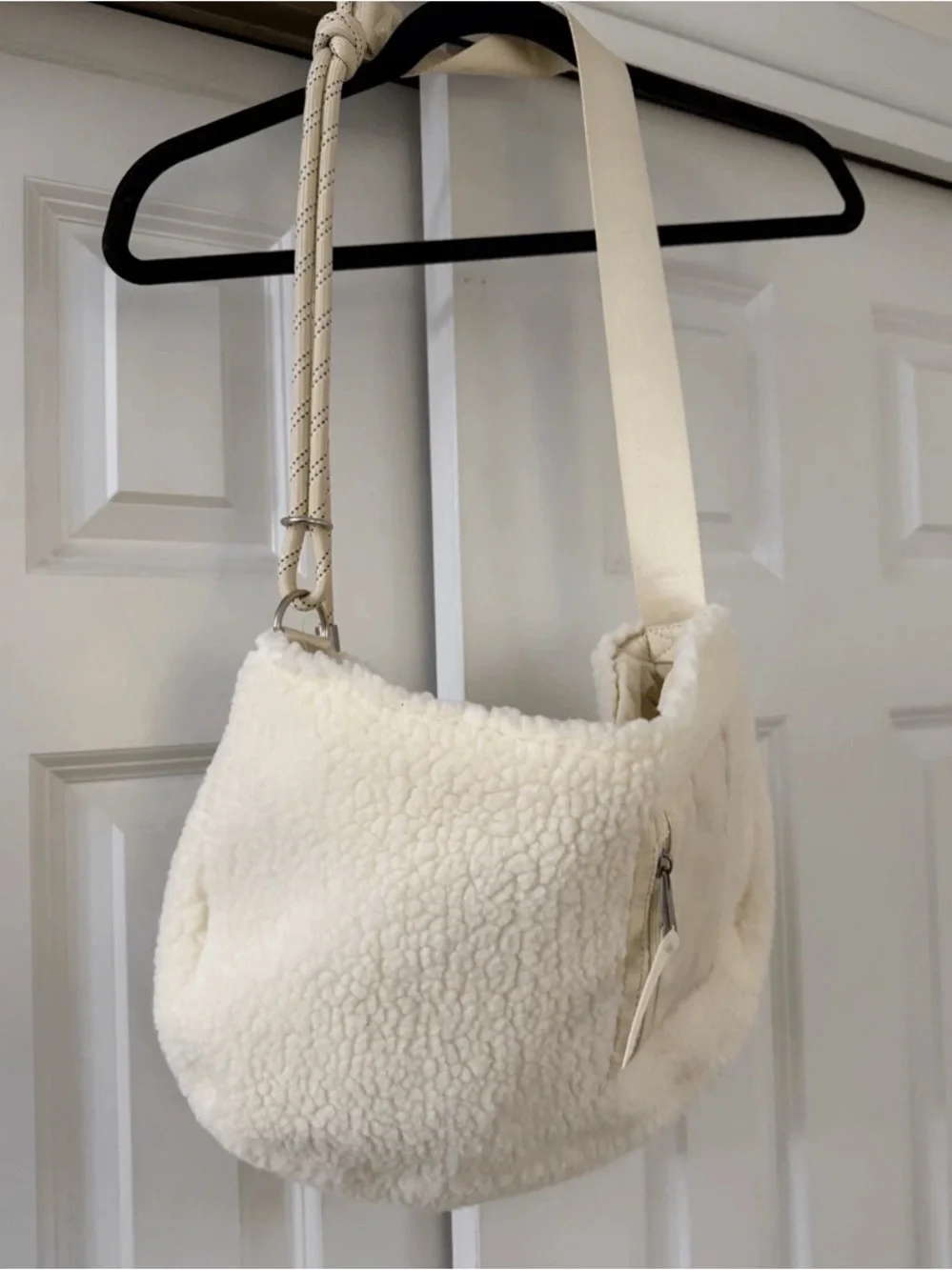 Free People Slopes Sling Bag Cream Sherpa Hobo Bag with Front Zip Pocket